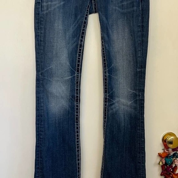 MISS ME MEDIUM WASH SLIM BOOT CUT JEANS  BUTTON TAB POCKETS SIZE 27 - Picture 4 of 10